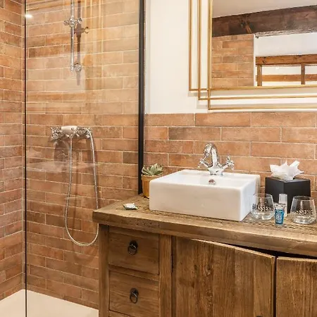 Bed and breakfast La Maison Du Corsaire Et Les Ateliers 4*