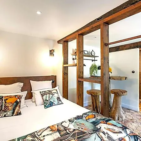 Bed & Breakfast La Maison Du Corsaire Et Les Ateliers - Deux Adresses A Honfleur
