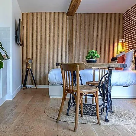 Bed & Breakfast La Maison Du Corsaire Et Les Ateliers - Deux Adresses A Honfleur