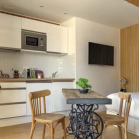 Bed & Breakfast La Maison Du Corsaire Et Les Ateliers - Deux Adresses A Honfleur