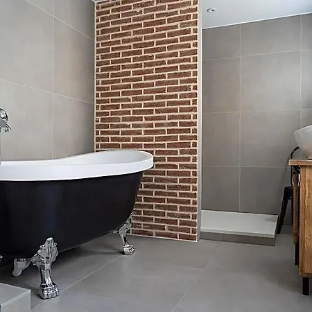 La Maison Du Corsaire Et Les Ateliers - Deux Adresses A 4* Honfleur