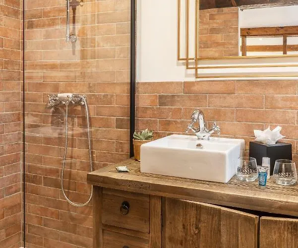 Nocleg ze śniadaniem La Maison Du Corsaire 3*